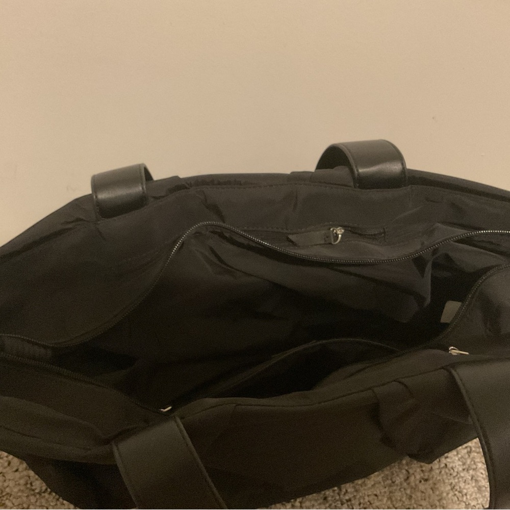 Dolce Vita “Tammy” tote - black origami exterior in Soft Nylon BNWOT - Picture 6 of 6